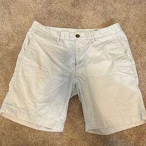 Men’s khaki shorts size 32 slim 7” length